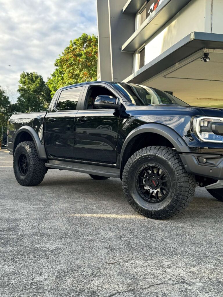 Ford Ranger Sniper Maxxis Razor AT811