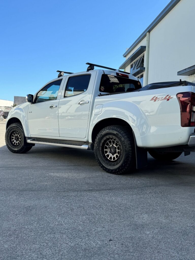 Isuzu Dmax Roh Assault Falken Wild Peak.