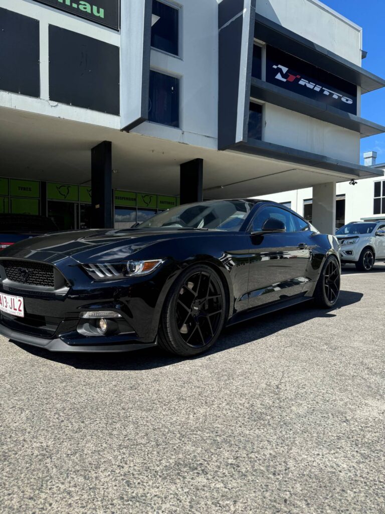 Mustang American Racing Kumho PS71