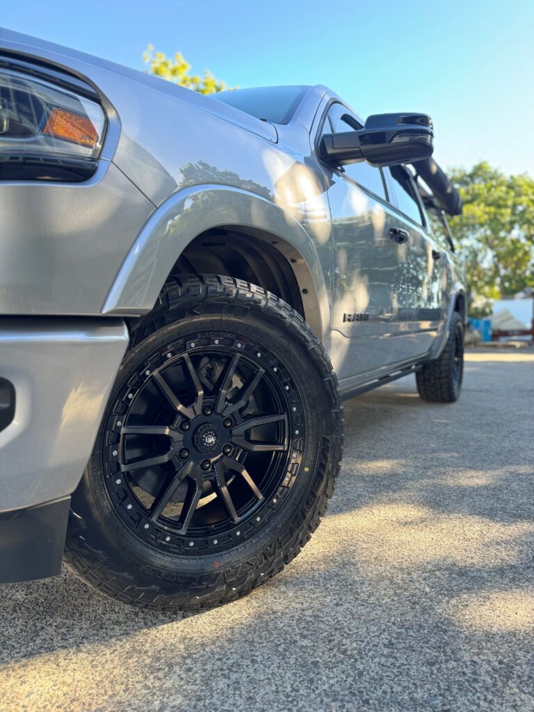 Ram 1500 Black rock Rambler Black Tint Falken Wildpeak