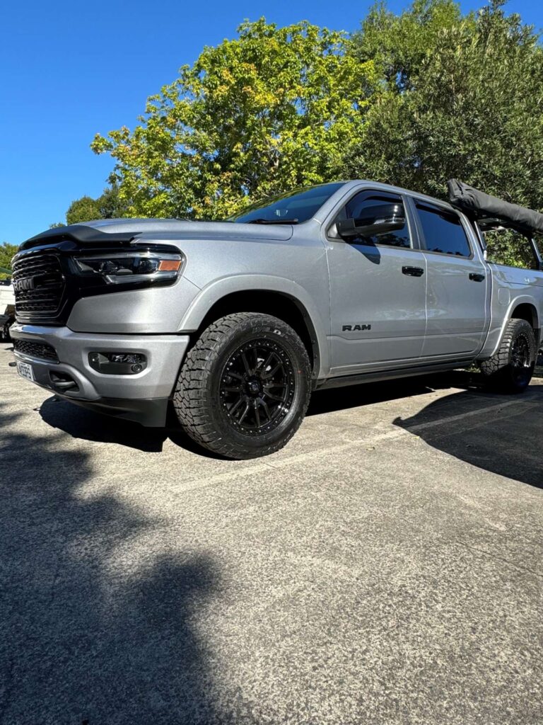 Ram 1500 Black rock Rambler Black Tint Falken Wildpeak